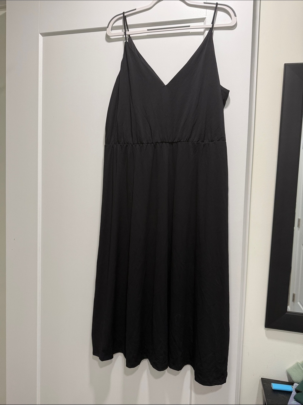 H&M Black V-Neck Spaghetti Strap Midi Dress
